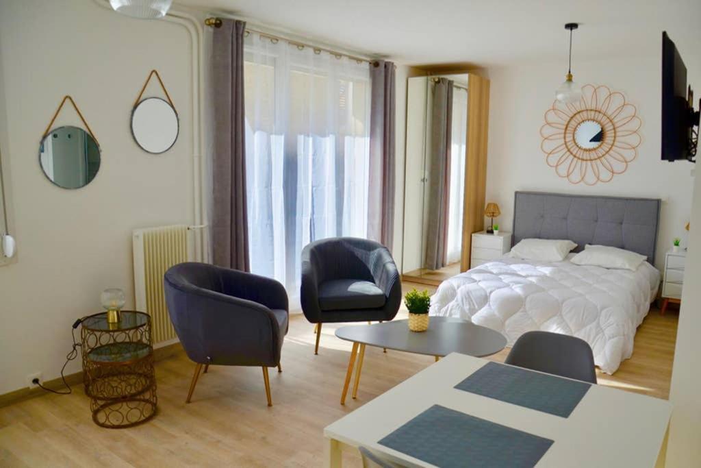 Dolmen Adrien 5 Apartamento Tours Exterior foto